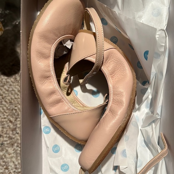 shapen Shoes - SHAPEN NUDE BAREFOOT BALLERINA FLATS—never worn